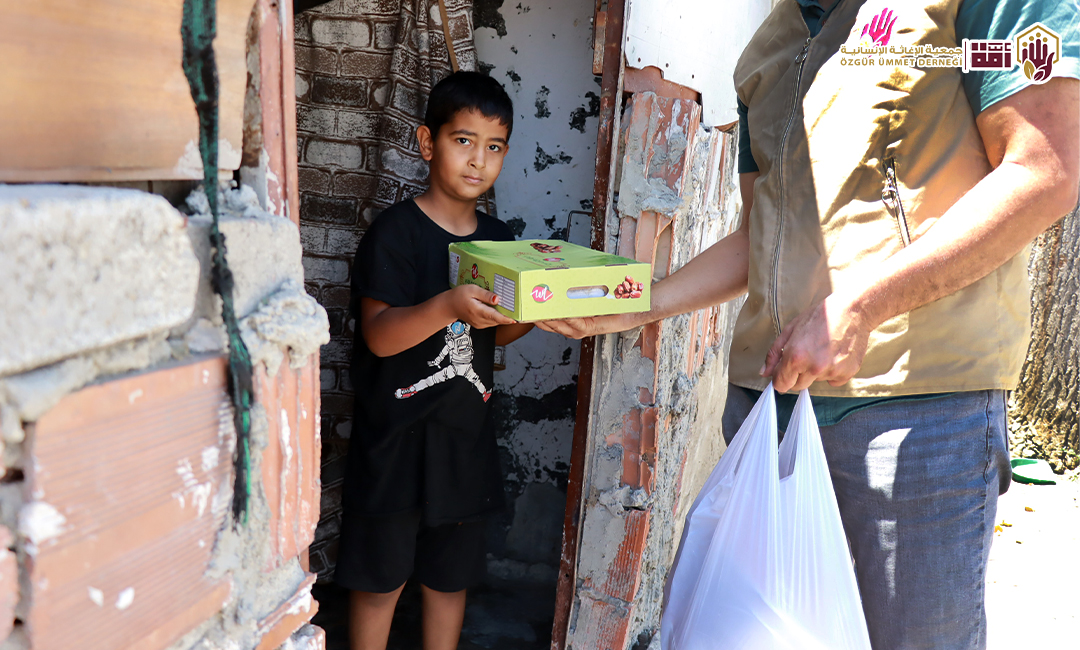 من قلوبكم إلى قلوبهم: رحلة دعم الأسر المحتاجة في رمضان